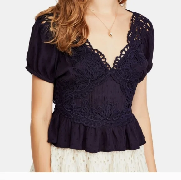 Free People "Sweet Roses" Lace Crochet Pullover Blouse. - Picture 4 of 9
